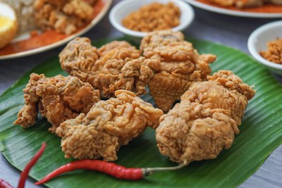 Crispy chicken burger